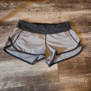 Lululemon Run Speed Short Grey Color Size 4